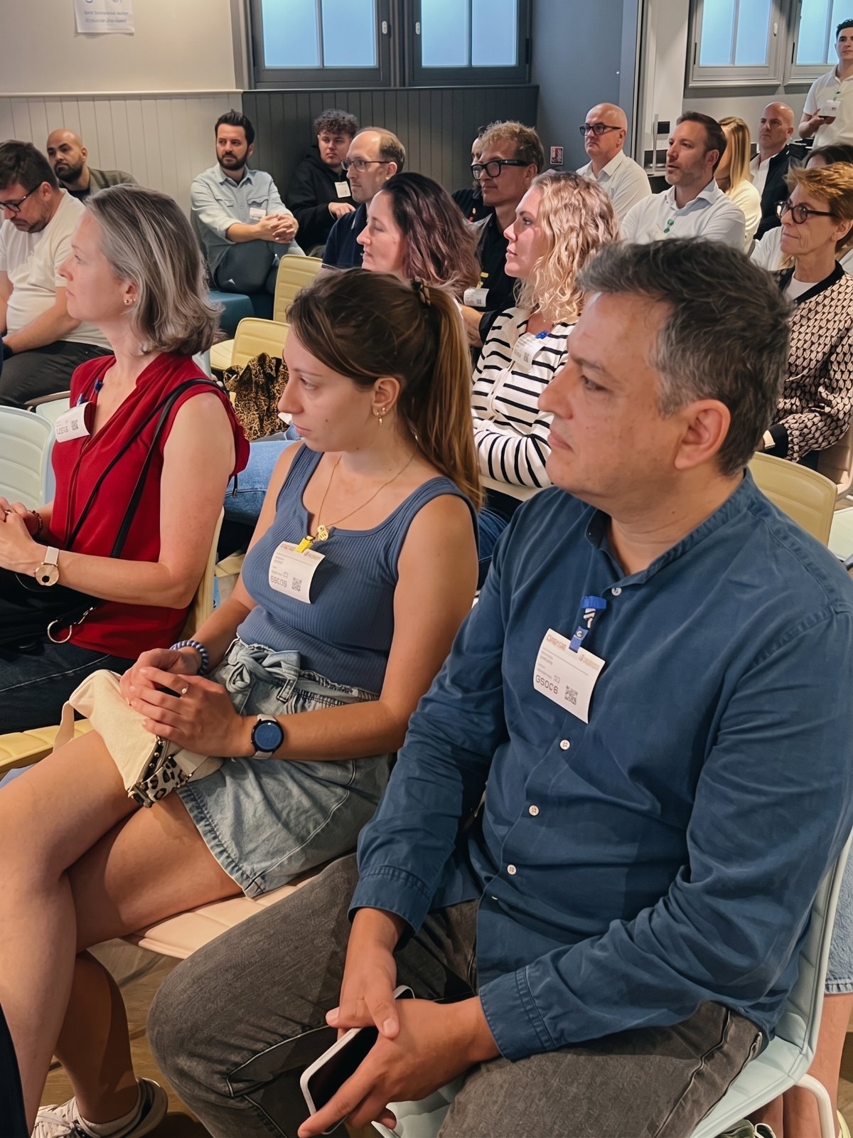 Participants à une conférence UpTalk organisée par PumpUp